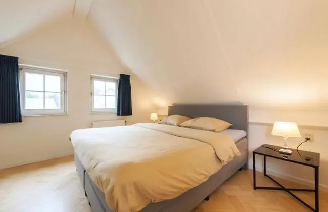 56 بيت للعطل Heel