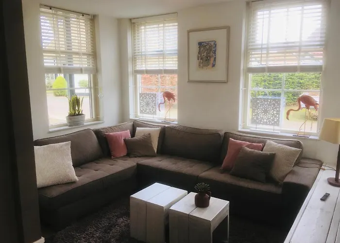 56 بيت للعطل Heel